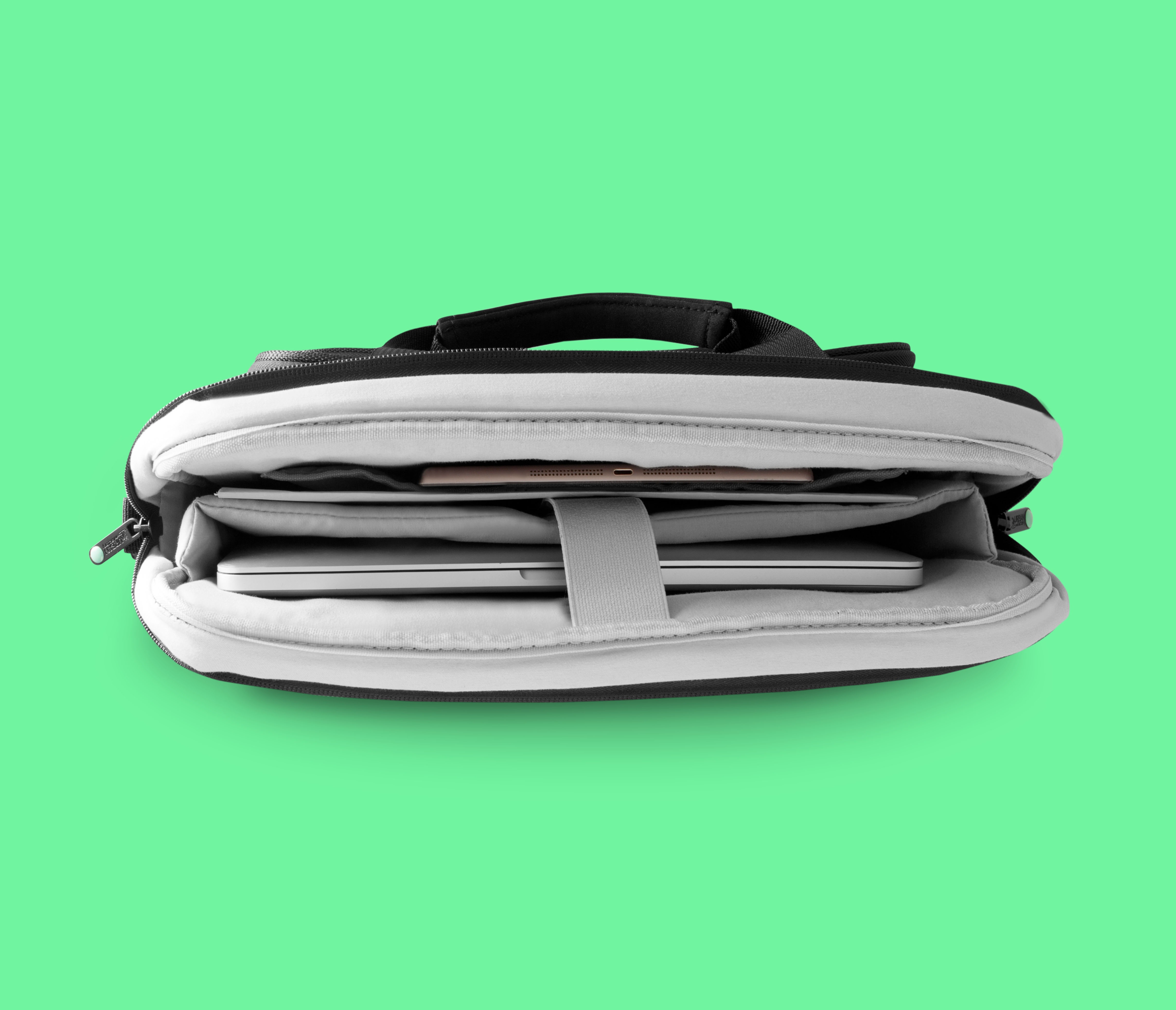 Quel sens ranger son ordinateur portable dans sa sacoche ? - Urban Factory
